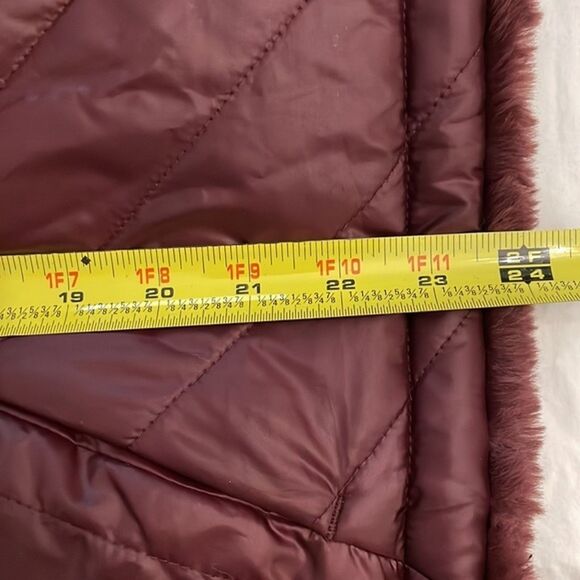 Nicole Miller Original Reversible Vest Womens Small Wine Red Faux Fur Quilted - Picture 10 of 11